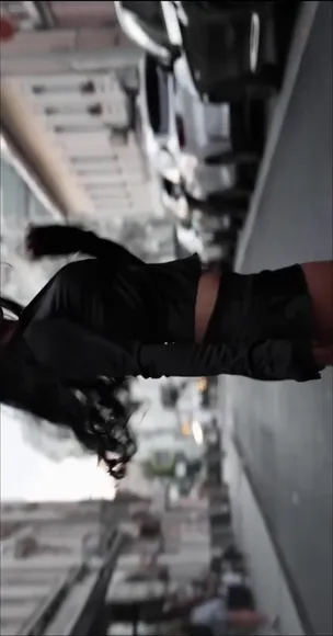 Lyna_com2000 Black Bodysuit Strut OnlyFans Video Leaked