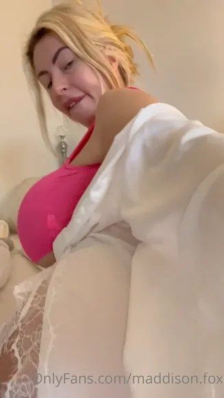 Maddison_ox Pink Bra Tease OnlyFans Video Leaked