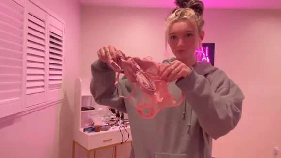 Madiruve Lace Bra Tease OnlyFans Video Leaked