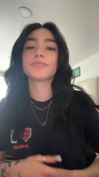 Maggielinxo Finger On Lips Tease OnlyFans Video Leaked