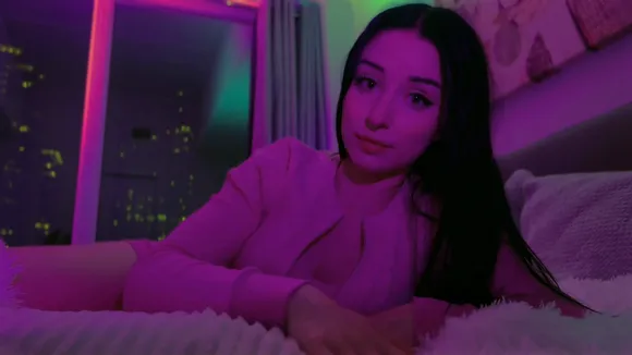 Magnetichypnotic Pink Hoodie Bed Tease OnlyFans Video Leaked
