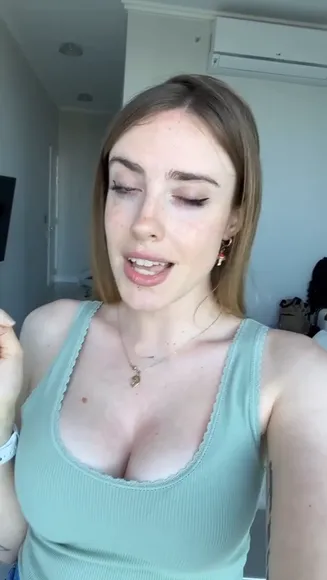 Magui Ansuz Low-Cut Top Tease OnlyFans Video Leaked