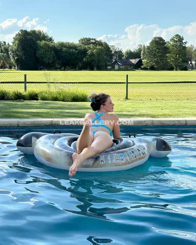 Magui Ansuz Bikini Pool Float Tease OnlyFans Photo Leaked