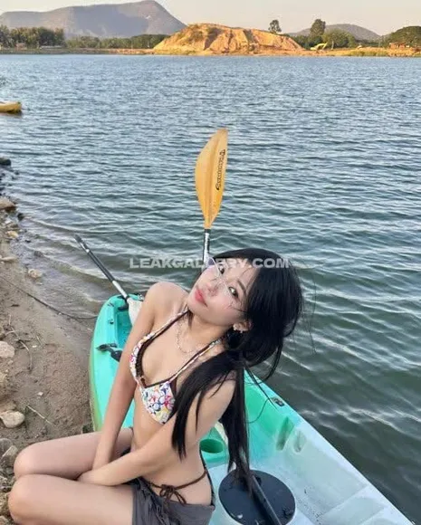Maimikoz Bikini Kayak Pose OnlyFans Photo Leaked