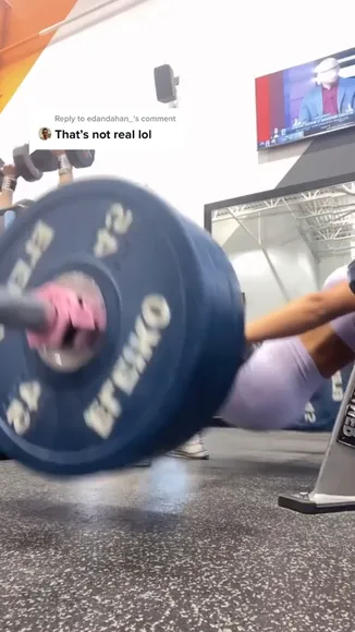 Makaylamcquoid Squats In Gym Shorts OnlyFans Video Leaked