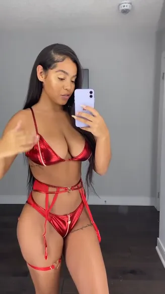 Malaikaterry Red Lingerie Selfie Pose OnlyFans Video Leaked