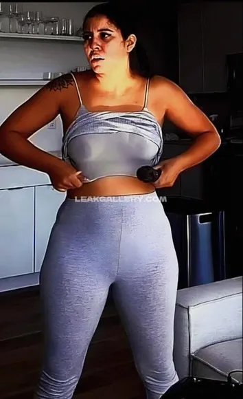 Malenicruz Tight Leggings Ass Pose OnlyFans Photo Leaked