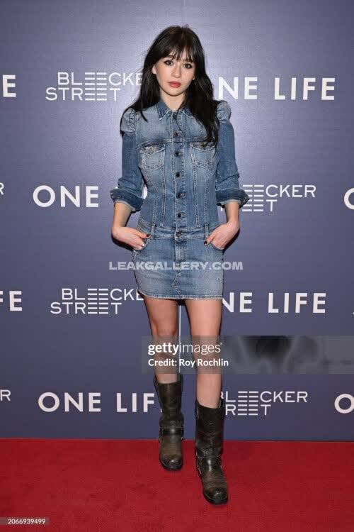 Malinaweissman Exclusive Leaked Nude OnlyFans #14872271
