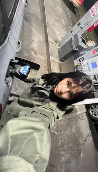 Malinaweissman Green Jacket Gas Station OnlyFans Photo Leaked