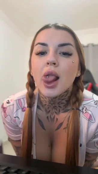 Malupaz Tongue Out Tease OnlyFans Video Leaked