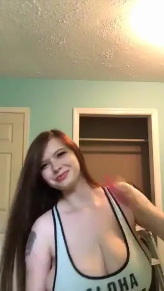 Mandadawn Deep V Neck Tease OnlyFans Video Leaked