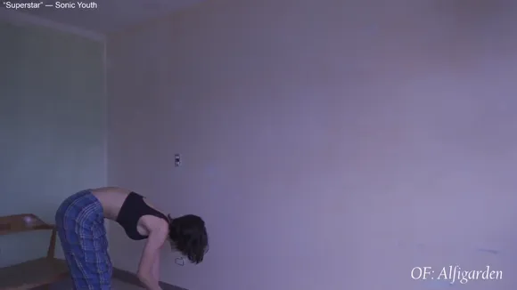 Maria_alfonsina Black Bra And Plaid Pants OnlyFans Video Leaked