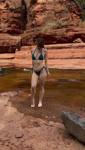 Marieee_loveee Green Bikini Pose OnlyFans Video Leaked