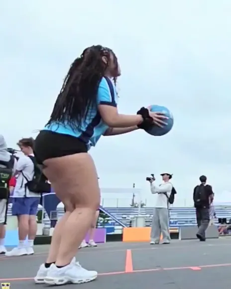 Mariiiisel Tight Shorts Squatting OnlyFans Video Leaked