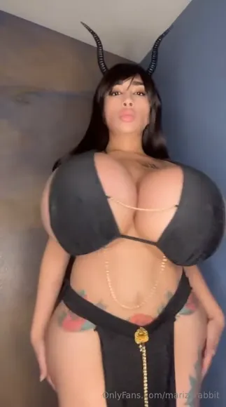 Marizalamb Massive Tits Display OnlyFans Video Leaked