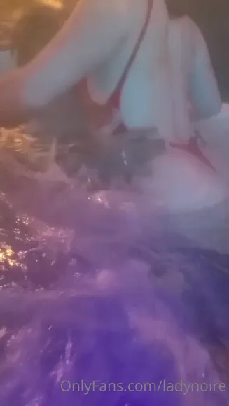 Marsnoire Red Bikini Hot Tub OnlyFans Video Leaked