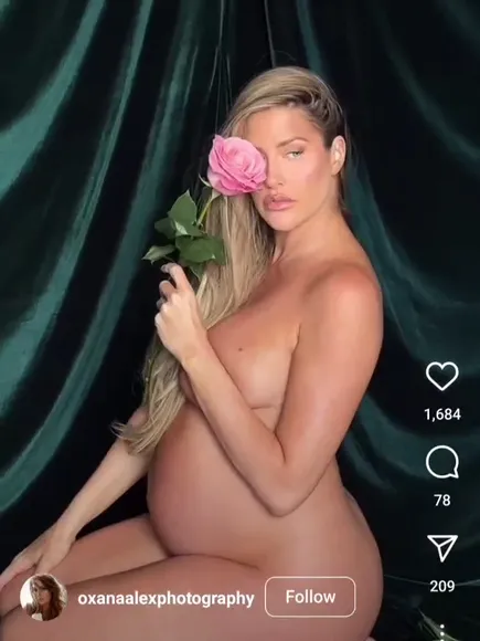 Maryblankexclusive Pregnant Nude Rose Pose OnlyFans Video Leaked
