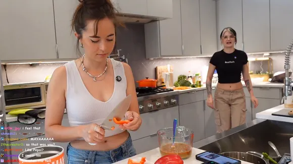 Maya_higa White Crop Top Cooking OnlyFans Video Leaked