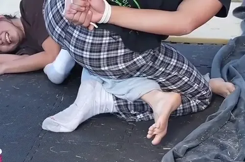 Maya_higa Plaid Pants Leg Lock OnlyFans Video Leaked