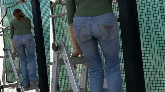 Maya_higa Tight Jeans Ass Climb OnlyFans Video Leaked
