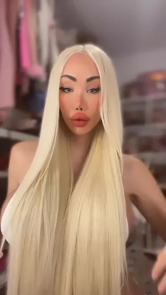 Megan White Top Cleavage Tease OnlyFans Video Leaked