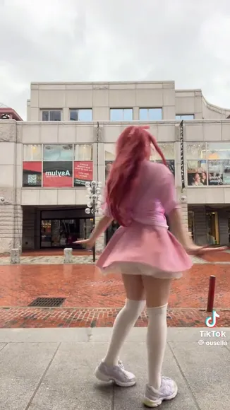 Meikasama Pink Skirt Dance Tease OnlyFans Video Leaked