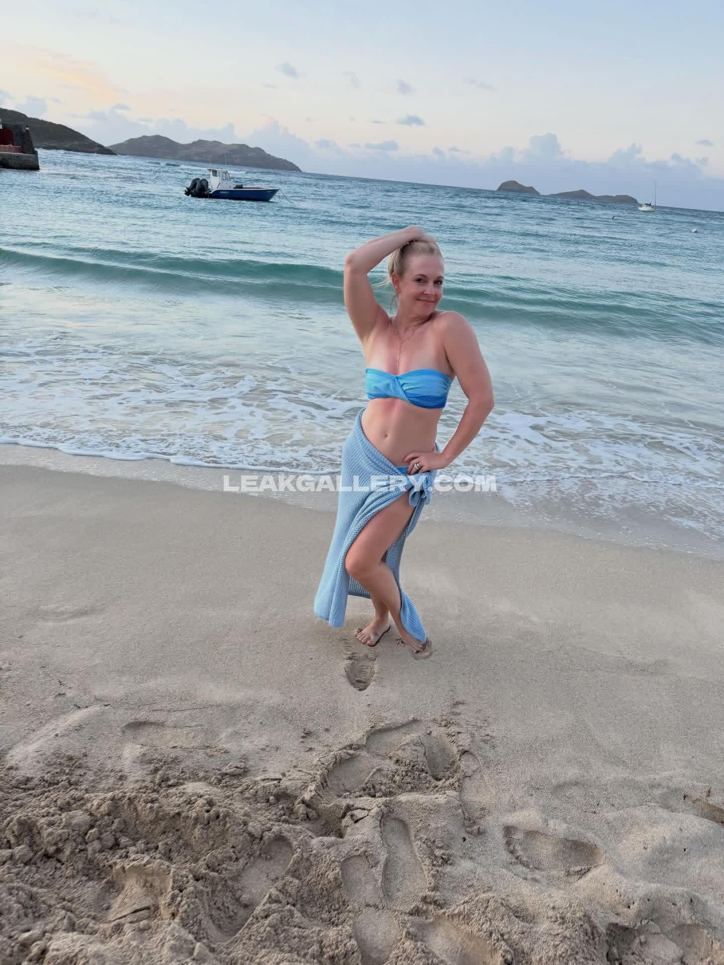 Melissajoanhart Exclusive Leaked Nude OnlyFans #13486395