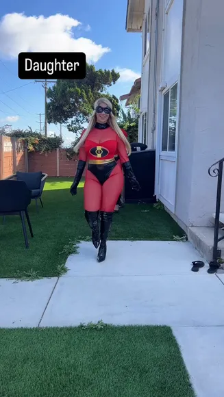 Mellaniemonroevip Red Superhero Bodysuit Pose OnlyFans Video Leaked