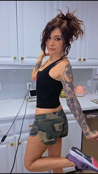 Meloniemac Crop Top Dance Moves OnlyFans Video Leaked