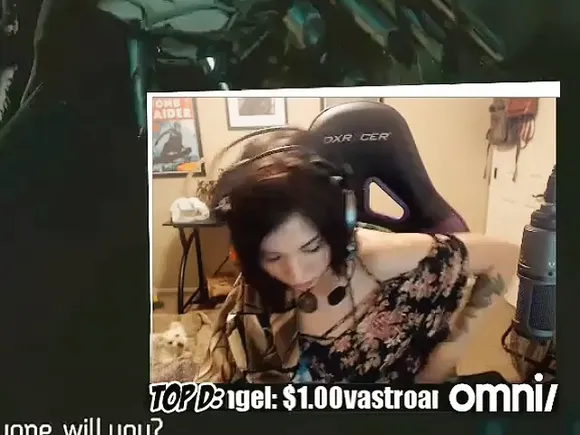Meloniemac Floral Top Tease OnlyFans Video Leaked