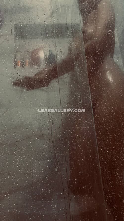 Memi_re... Shower Glass Tease OnlyFans Photo Leaked