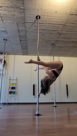 Meowko Pole Dance Acrobatics OnlyFans Video Leaked