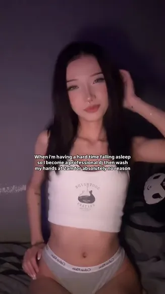 Meowriff_ Crop Top Belly Tease OnlyFans Video Leaked