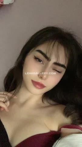 Merswebb Low-Cut Top Tease OnlyFans Photo Leaked