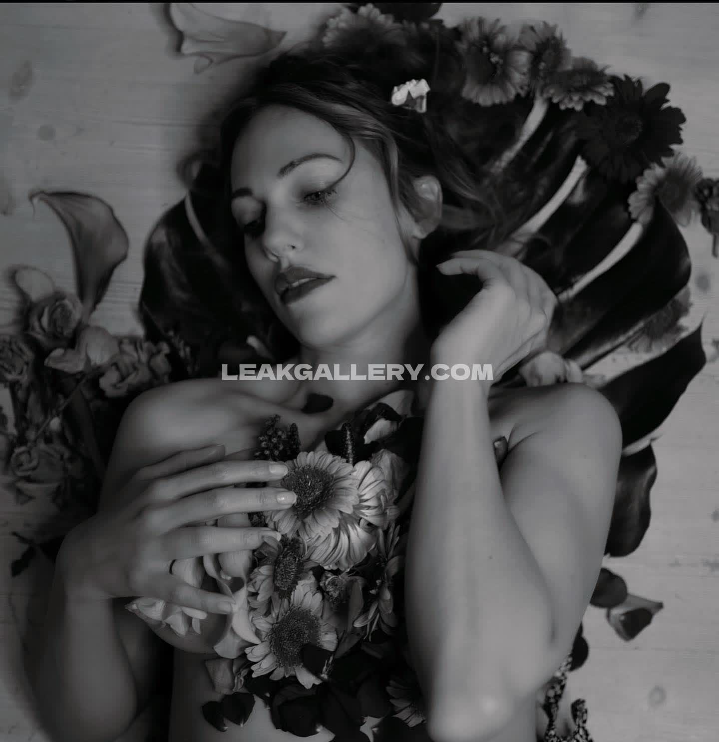 Meryemuzerlimeryem / meryem_uzerli Exclusive Leaked Nude OnlyFans #13223568