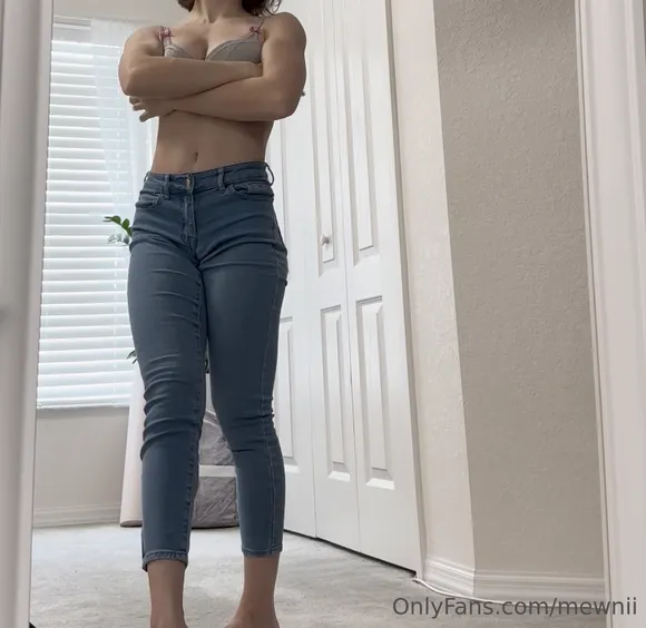 Mewnii Jeans Down Ass Show OnlyFans Video Leaked