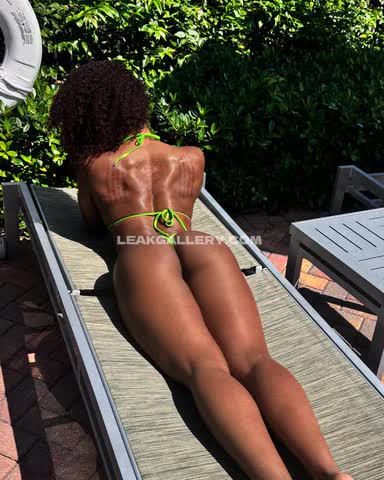Mfweights... Bikini Backside Sunbathing OnlyFans Photo Leaked