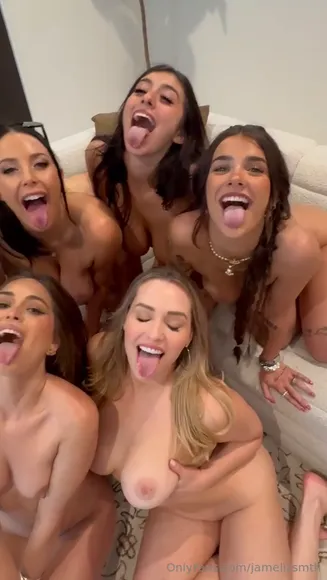 Miamalkova Full Nude Group Pose OnlyFans Video Leaked