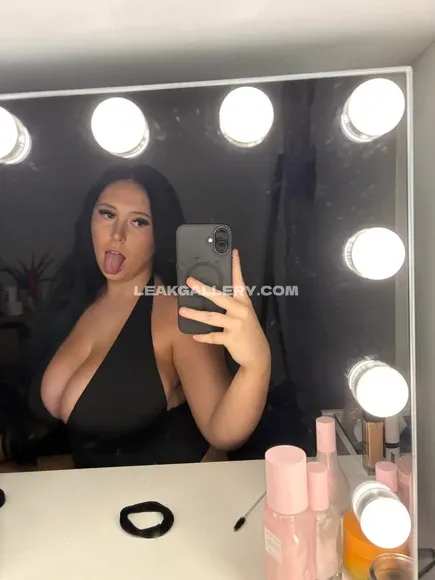 Miastarzia Black Dress Cleavage Pose OnlyFans Photo Leaked