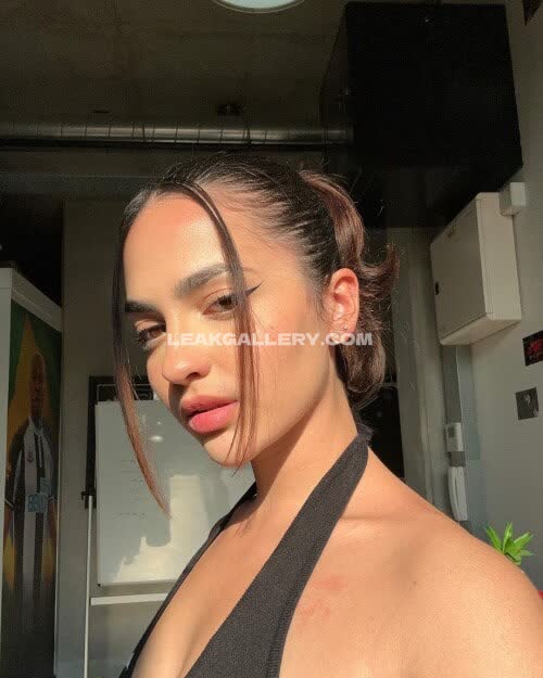 Miaxmon Black Halter Top Tease OnlyFans Photo Leaked