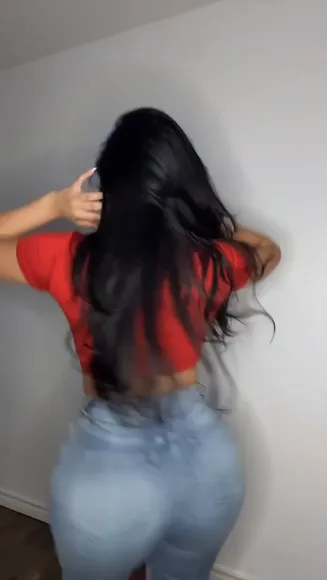 Miaxoxos Red Top Twerk Tease OnlyFans Video Leaked