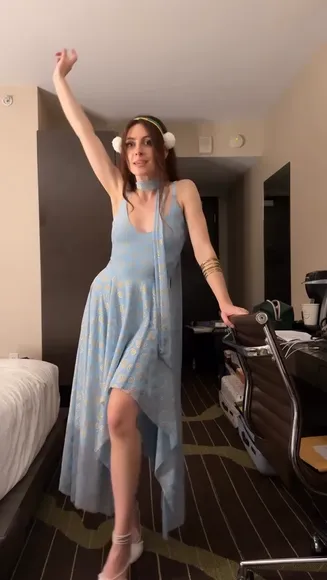 Michaelamostly Leggy Dress Tease OnlyFans Video Leaked