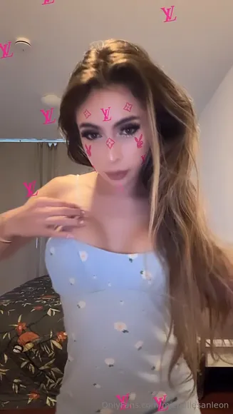 Michell_leon Floral Dress Tease OnlyFans Video Leaked