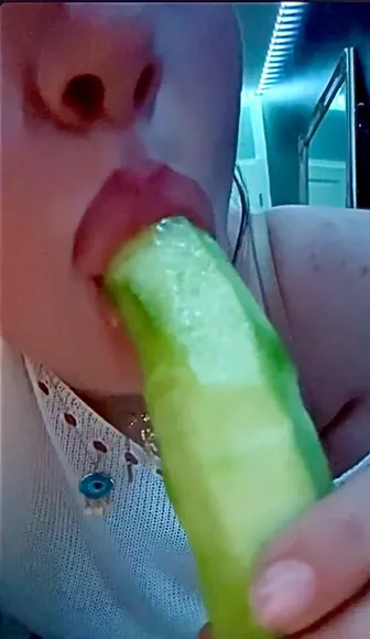 Milenaasl Cucumber In Mouth OnlyFans Video Leaked