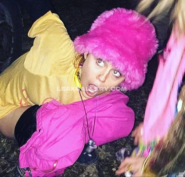 Mileycyrus Exclusive Leaked Nude OnlyFans #13665450