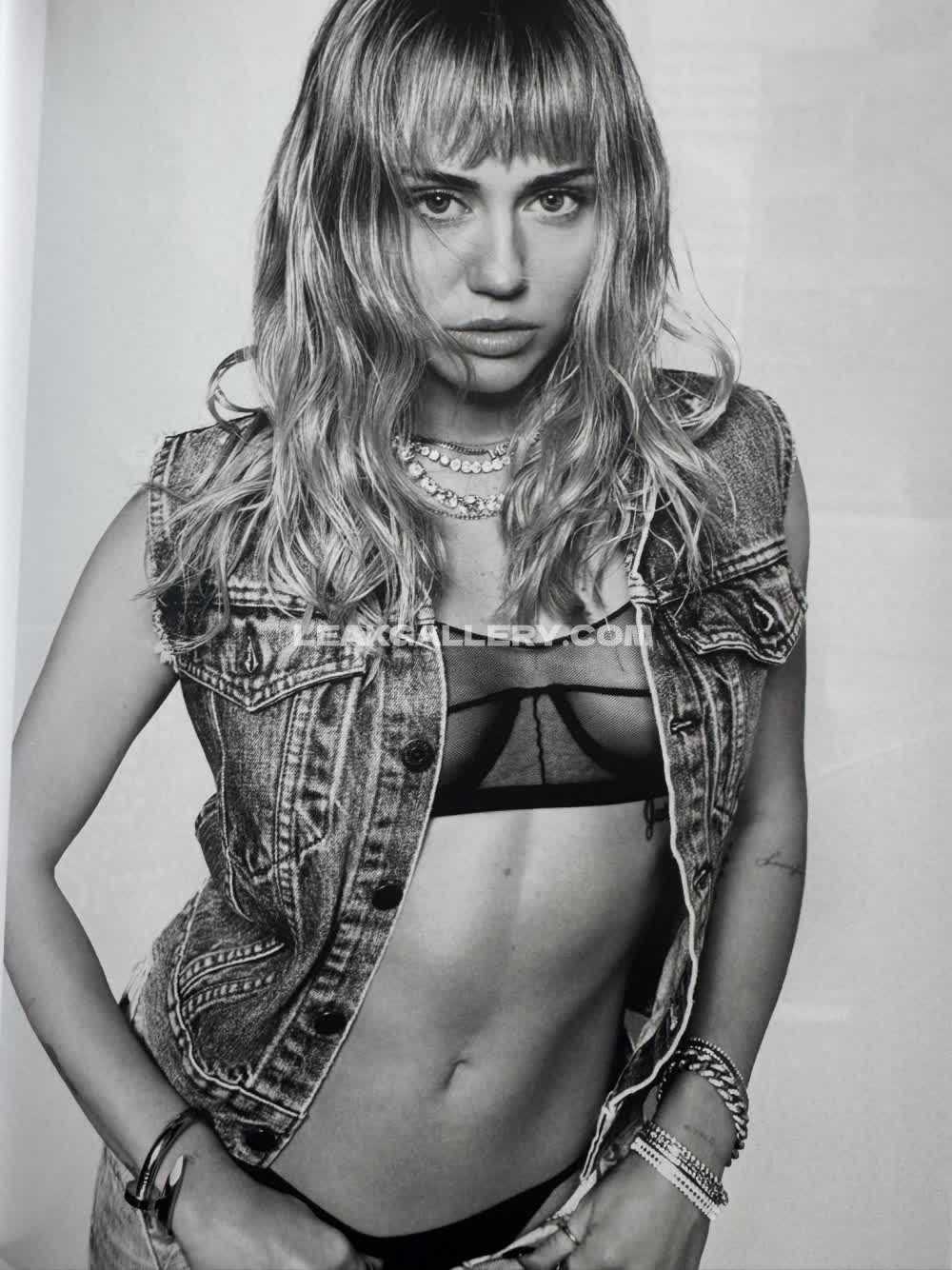 Mileycyrus Exclusive Leaked Nude OnlyFans #13665548