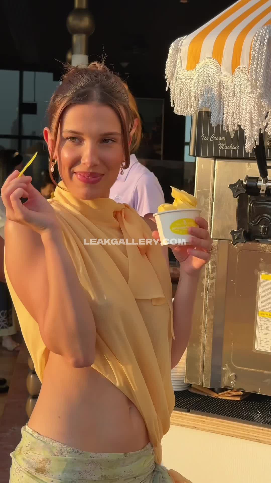 Milliebobbybrown Exclusiva filtración de OnlyFans desnuda #12979524