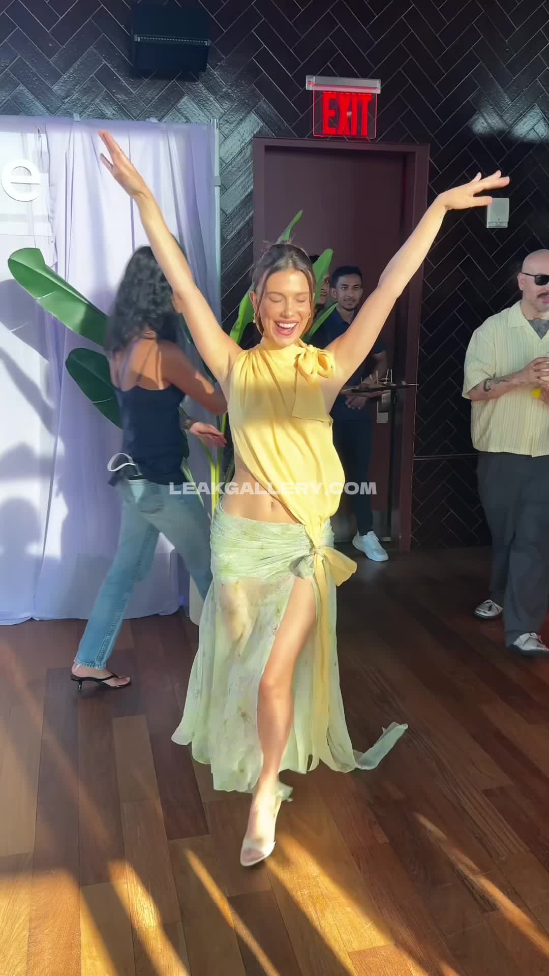 Milliebobbybrown Exclusive Leaked Nude OnlyFans #12979552