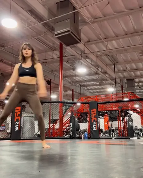Mimisemaan Sporty Bra And Leggings OnlyFans Video Leaked