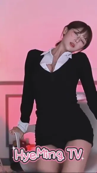 Ming_cute_ Thighs Spread In Office Dress OnlyFans Video Leaked